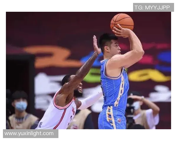 成都篮球队战术引发热议球迷与专家各执己见的争论分析